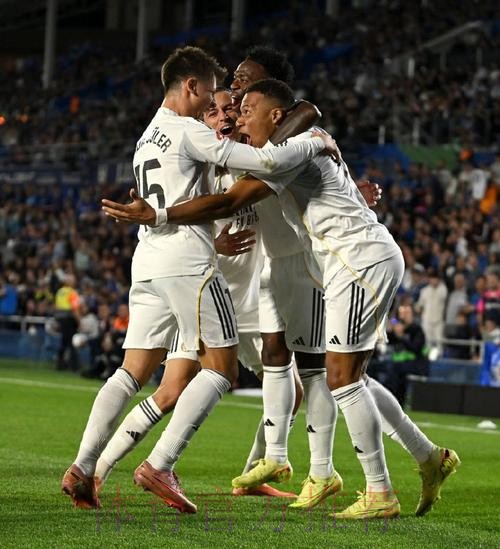 西甲-皇马大轮换主场1-0赫塔菲 阿森西奥远射破门